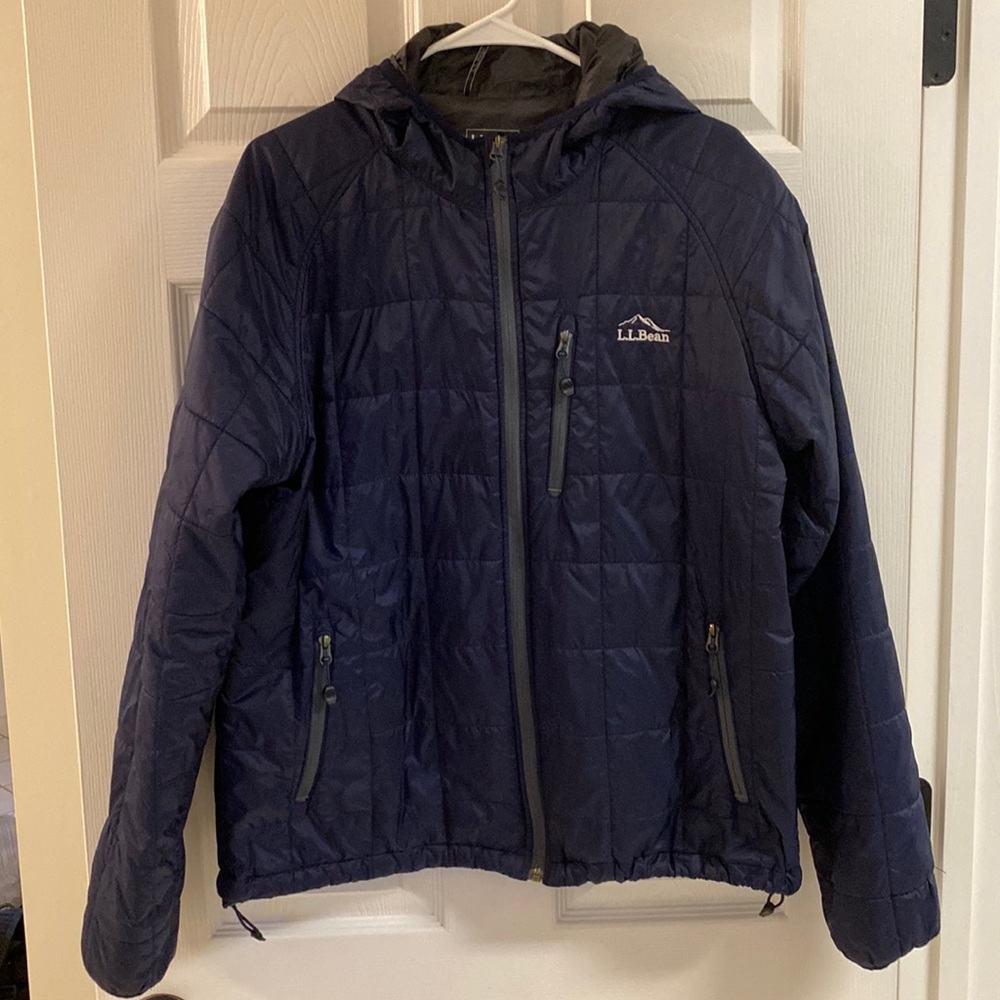 Men’s LL Bean Stowaway, hooded puffer. Lg